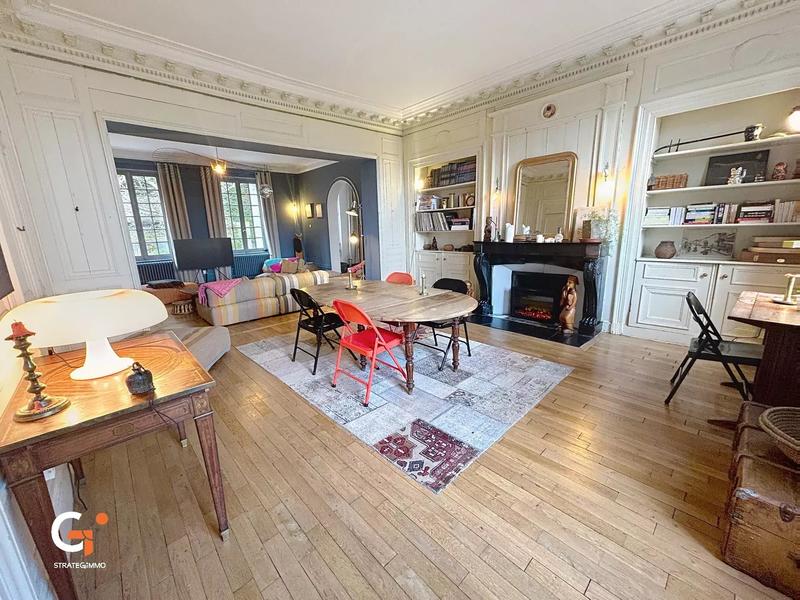 Propriété - 365 m² - 12 pièces