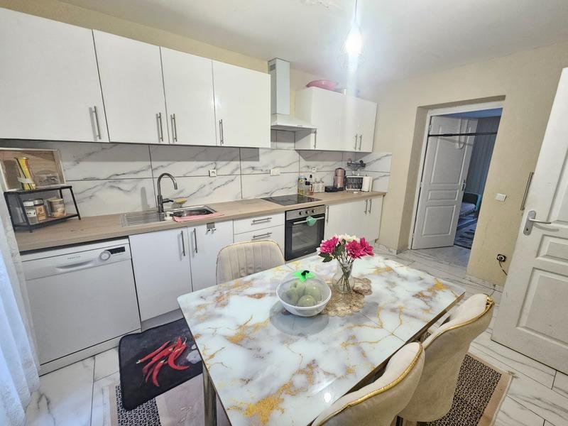 Appartement - 80 m² - 5 pièces