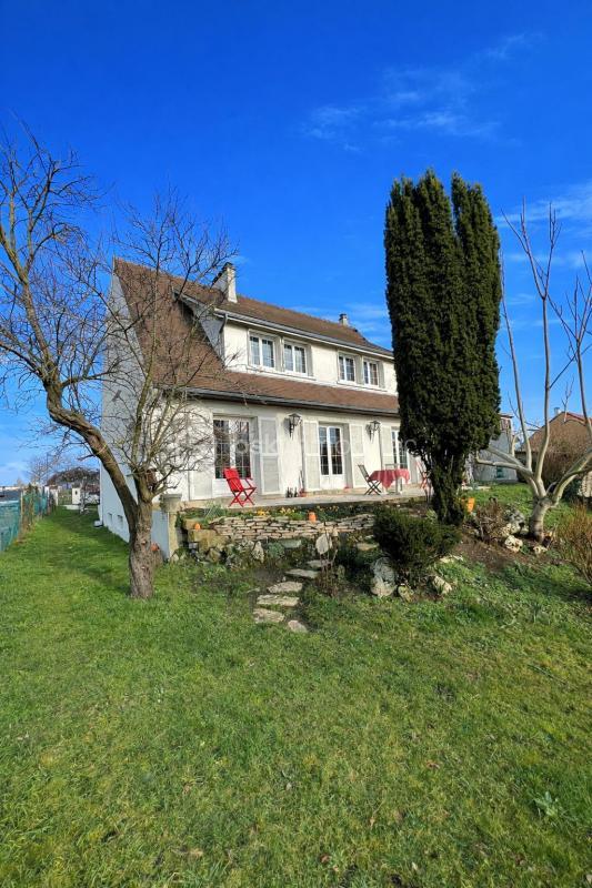 Maison - 170 m² - 8 pièces