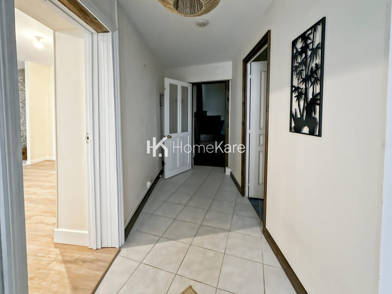 Maison - 180 m² - 6 pièces