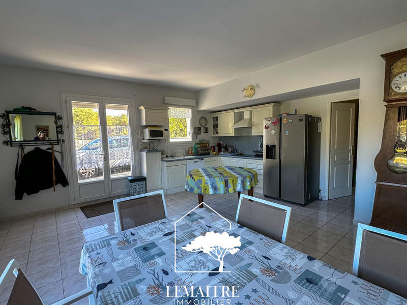 Maison - 288 m² - 10 pièces