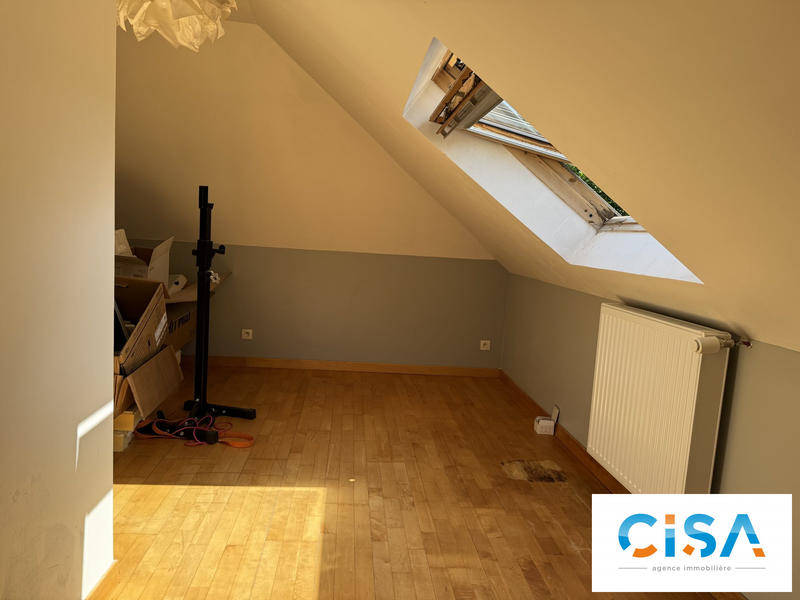 Maison - 180 m² - 8 pièces