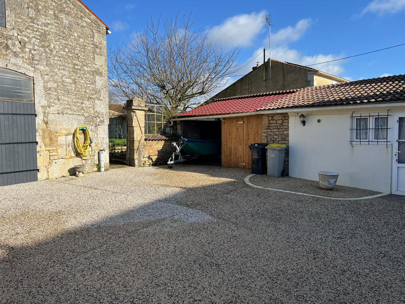 Maison - 185 m² - 8 pièces