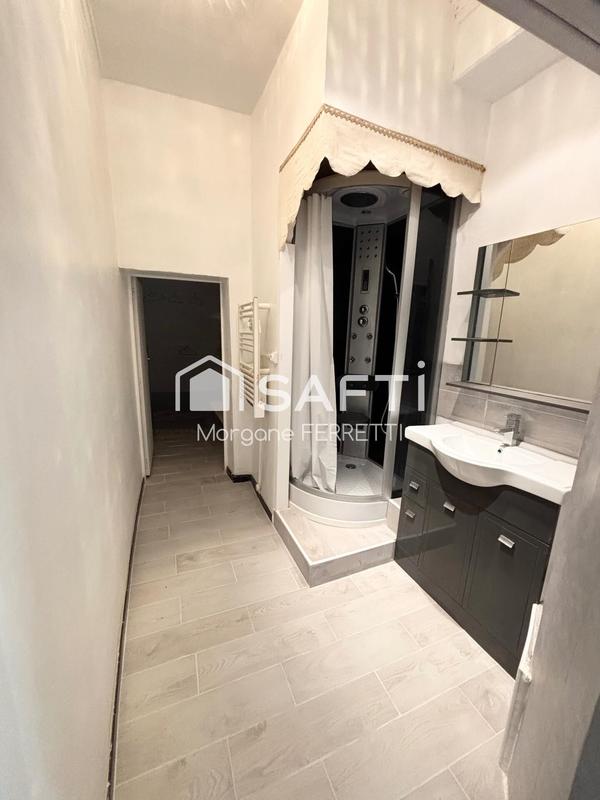 Maison - 200 m² - 4 pièces