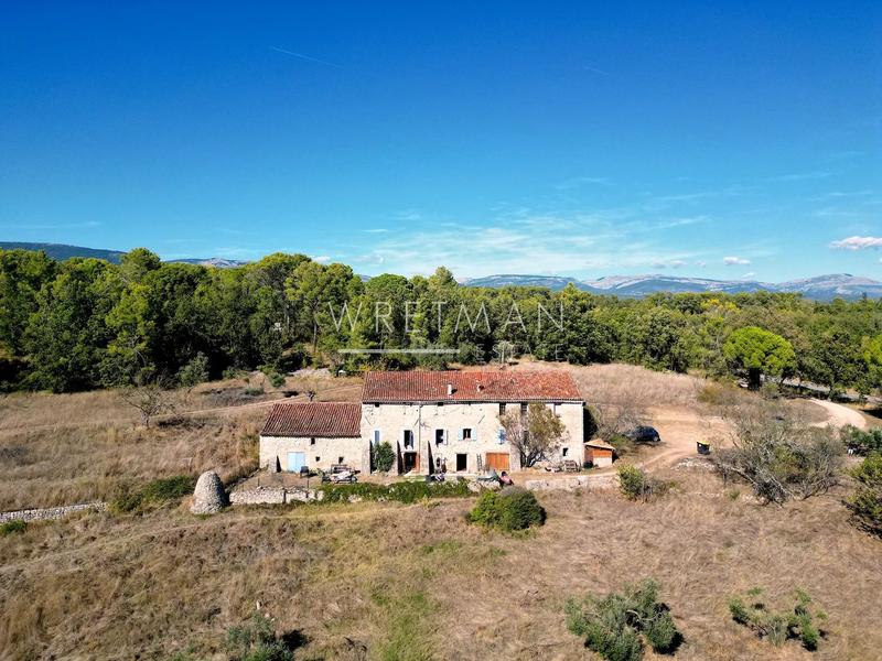 Propriété - 199 m² - 10 pièces