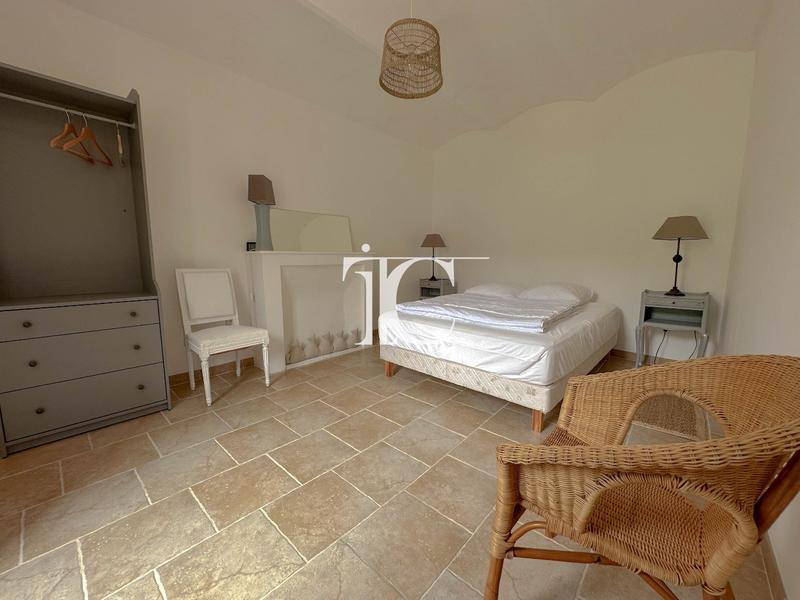 Propriété - 175 m² - 8 pièces