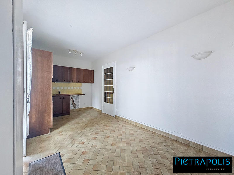 Maison traditionnelle - 220 m² - 7 pièces