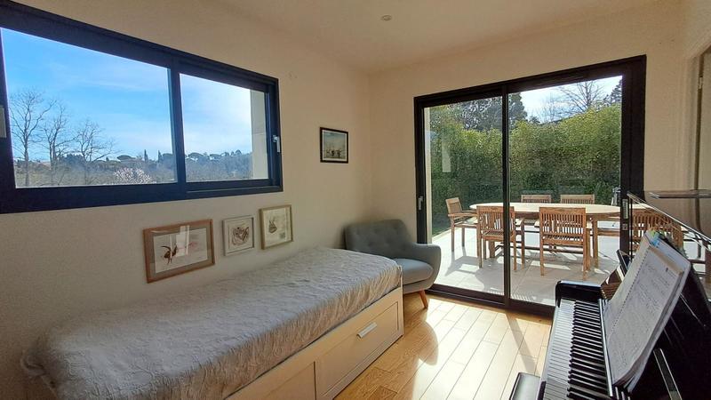 Maison - 179 m² - 5 pièces