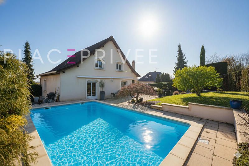 Maison - 295 m² - 7 pièces