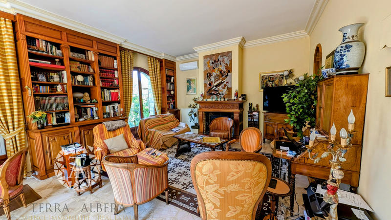 Viager - Maison - 205 m² - 7 pièces