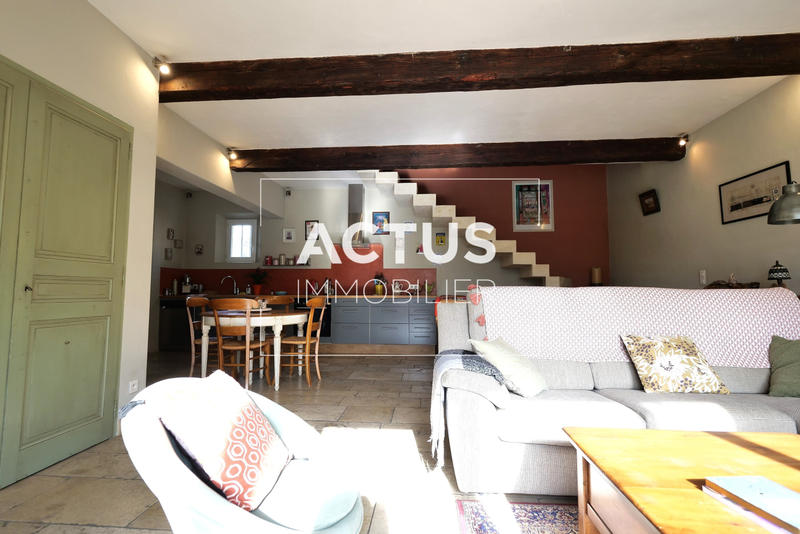 Maison - 202 m² - 7 pièces