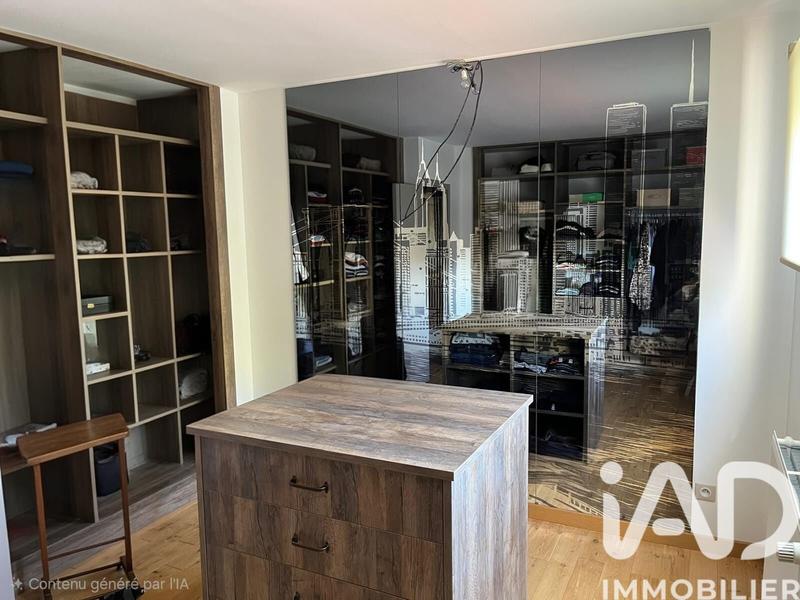 Maison - 244 m² - 6 pièces