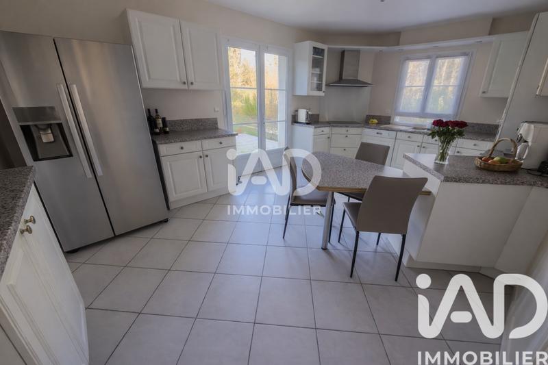 Maison - 207 m² - 7 pièces