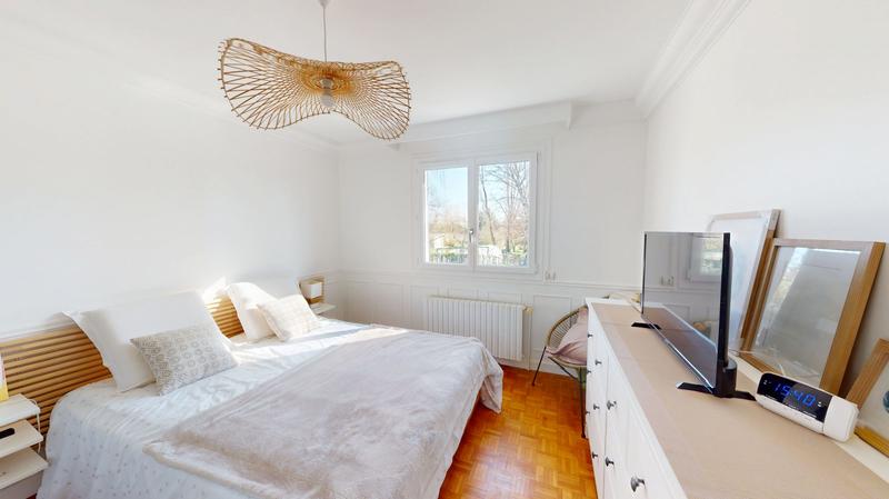 Maison traditionnelle - 195 m² - 7 pièces