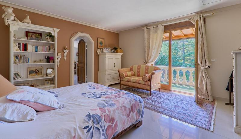 Maison - 255 m² - 6 pièces