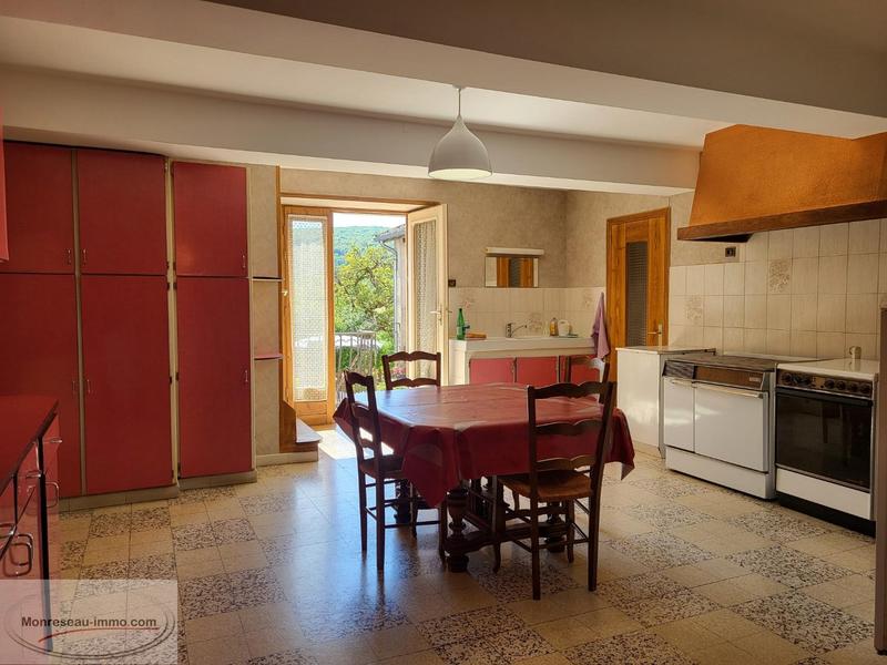 Propriété - 315 m² - 14 pièces