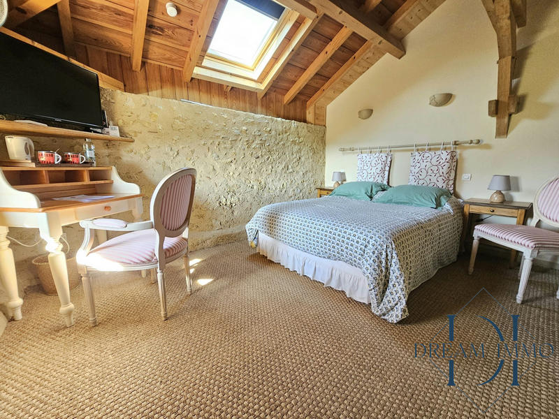 Maison - 565 m² - 15 pièces