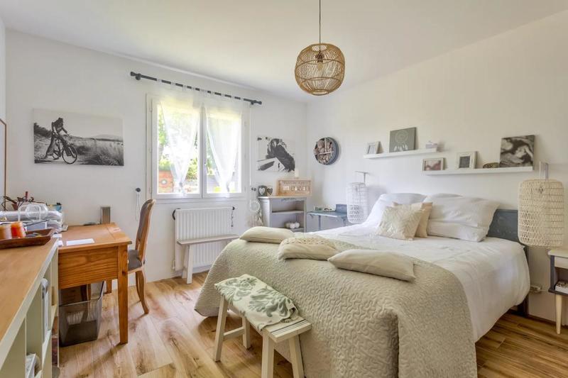 Maison - 200 m² - 8 pièces