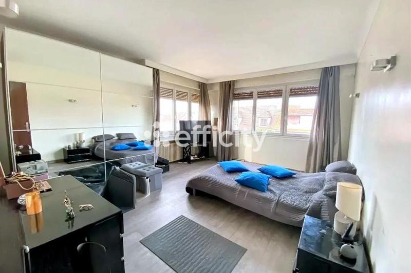 Pavillon - 310 m² - 12 pièces