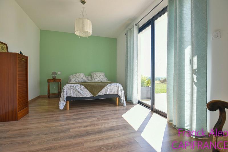 Maison - 102 m² - 4 pièces