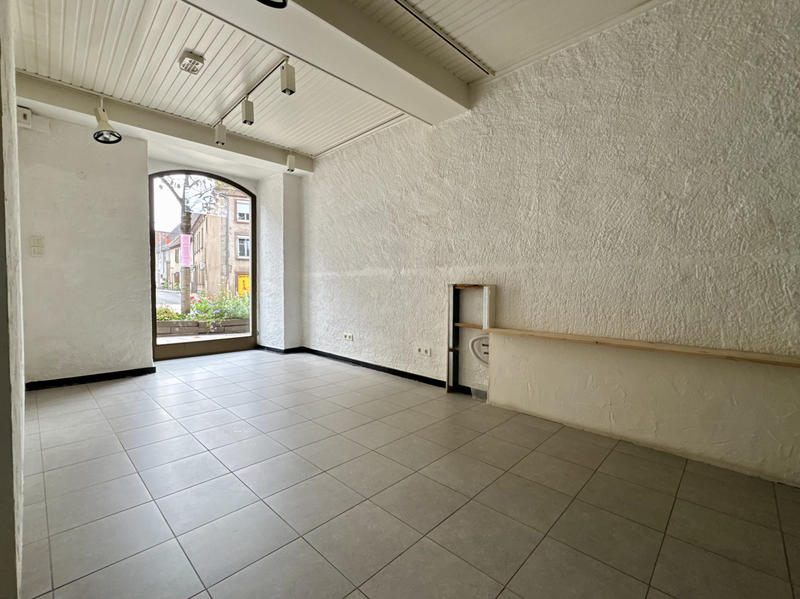 Local commercial - 80 m² - 4 pièces