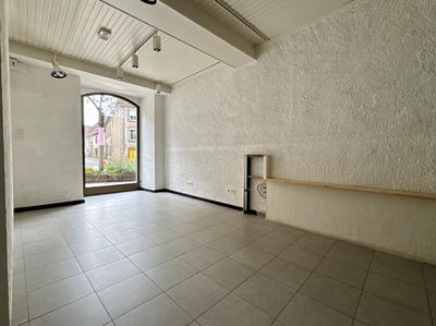Local commercial - 80 m² - 4 pièces