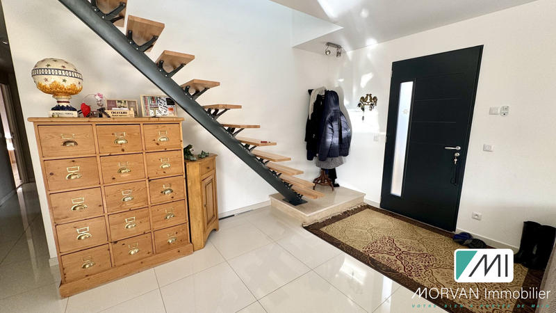 Maison - 228 m² - 8 pièces