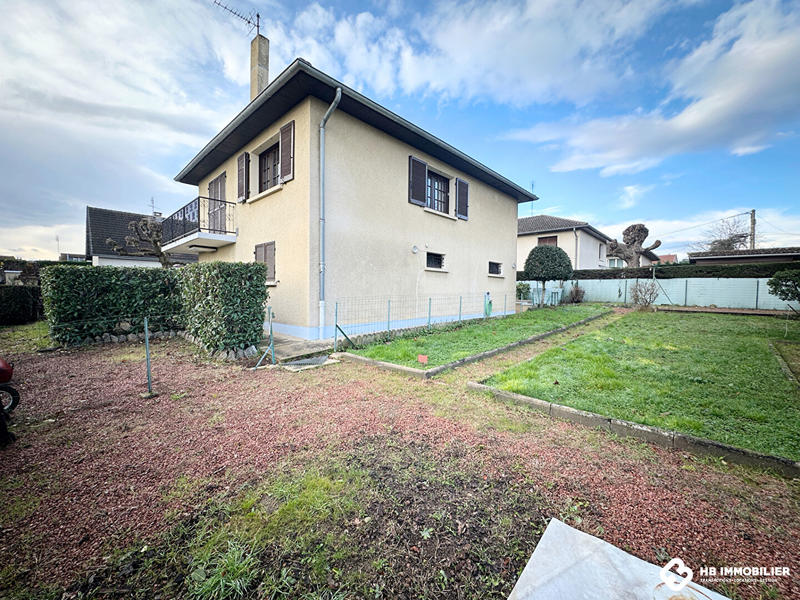 Maison - 90 m² - 5 pièces