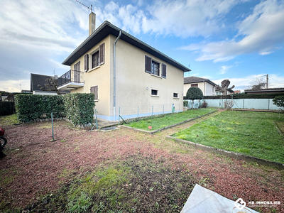 Maison - 90 m² - 5 pièces