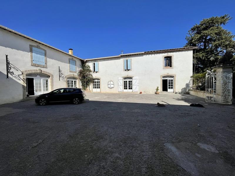 Bastide - 379 m² - 9 pièces