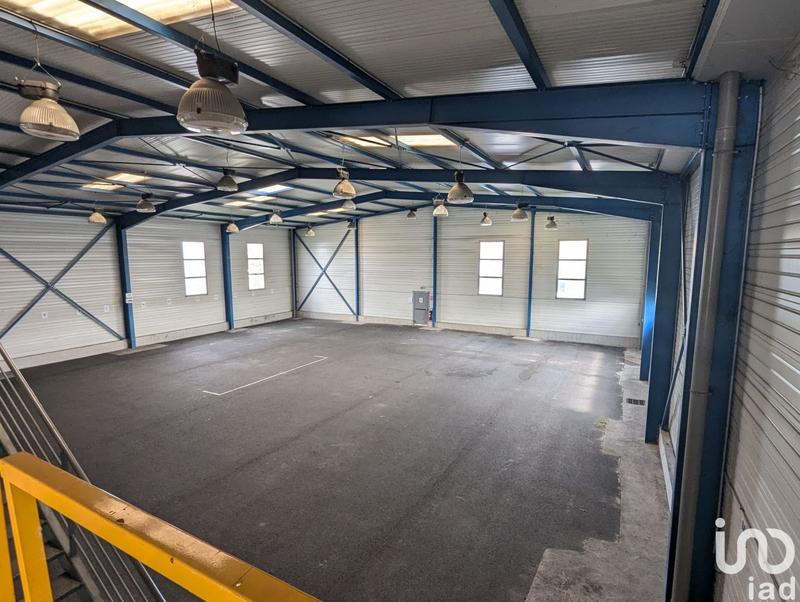 Local commercial - 1 200 m²