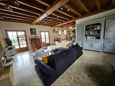 Maison - 250 m² - 10 pièces