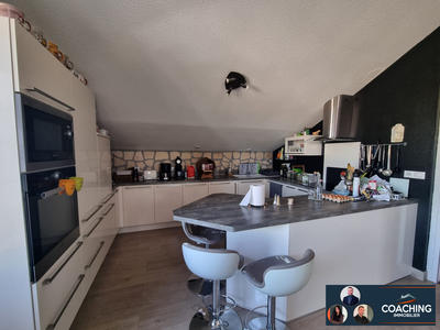 Maison - 437 m² - 10 pièces