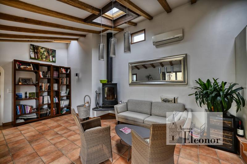 Maison traditionnelle - 477 m² - 23 pièces