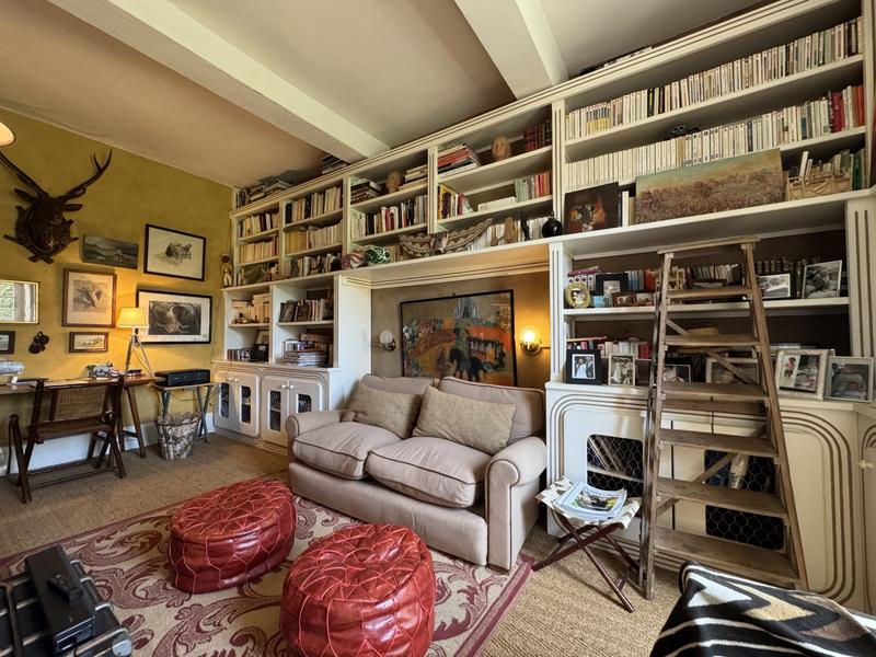 Maison - 398 m² - 12 pièces