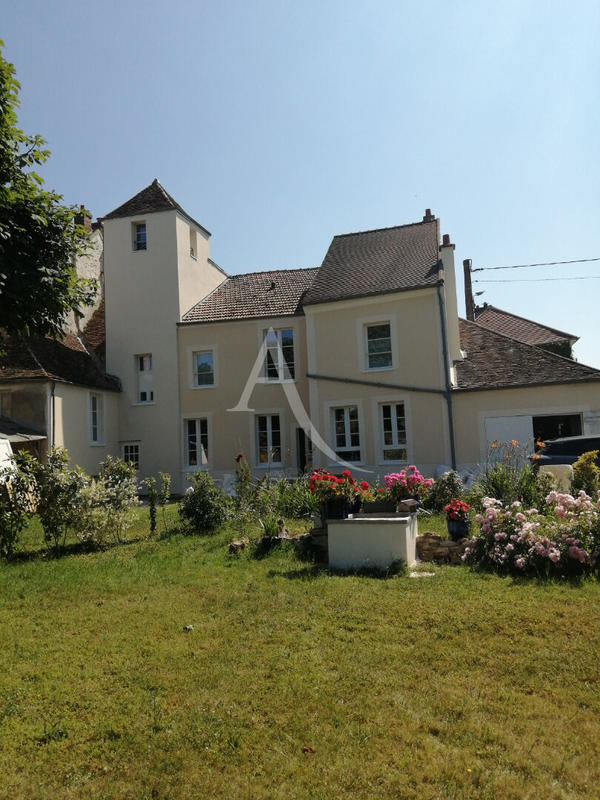 Maison - 170 m² - 8 pièces
