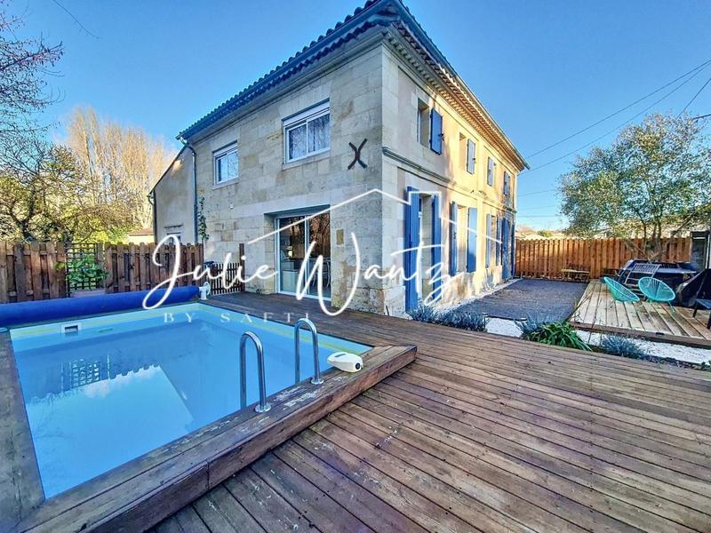 Maison - 201 m² - 7 pièces