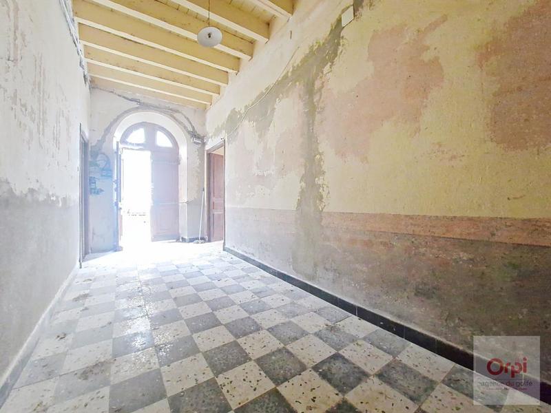 Maison - 363 m² - 1 pièce