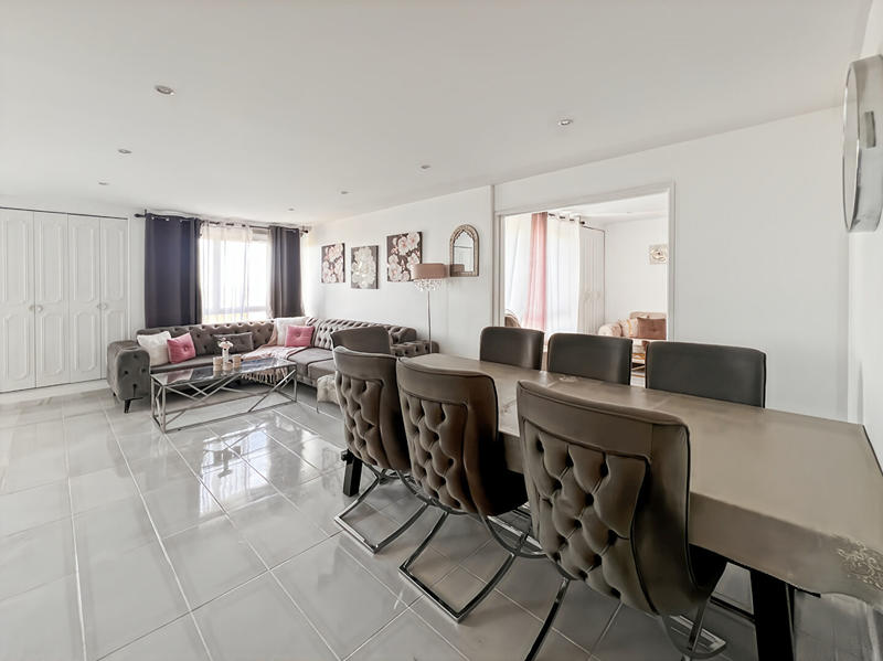 Appartement - 93 m² - 6 pièces