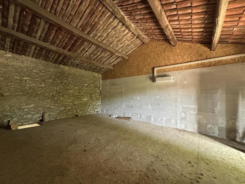 Appartement - 90 m² - 2 pièces