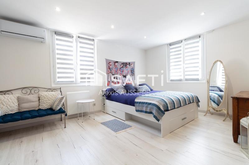 Maison - 384 m² - 12 pièces