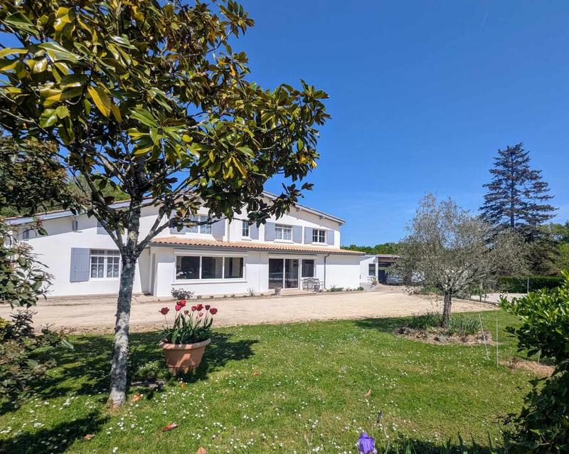 Maison - 183 m² - 5 pièces