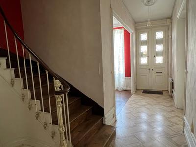 Maison - 357 m² - 9 pièces