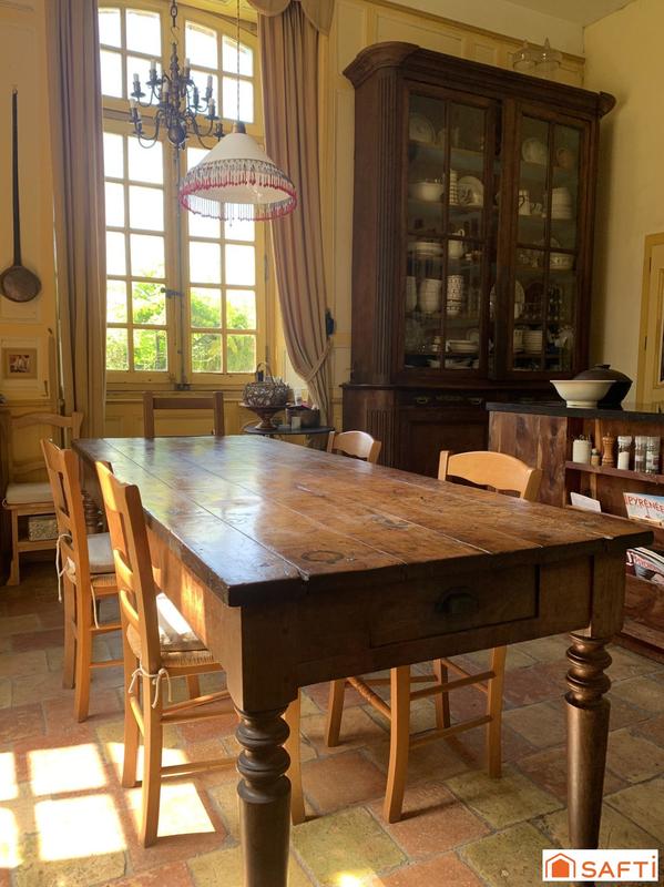 Château - 624 m² - 20 pièces