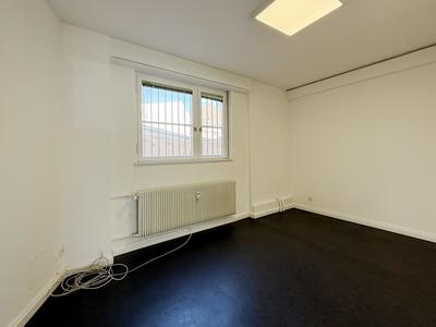 Local d'activités - 129 m² - 5 pièces