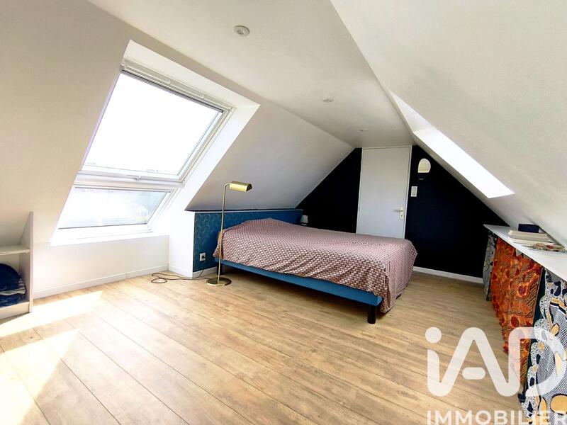 Maison - 247 m² - 13 pièces