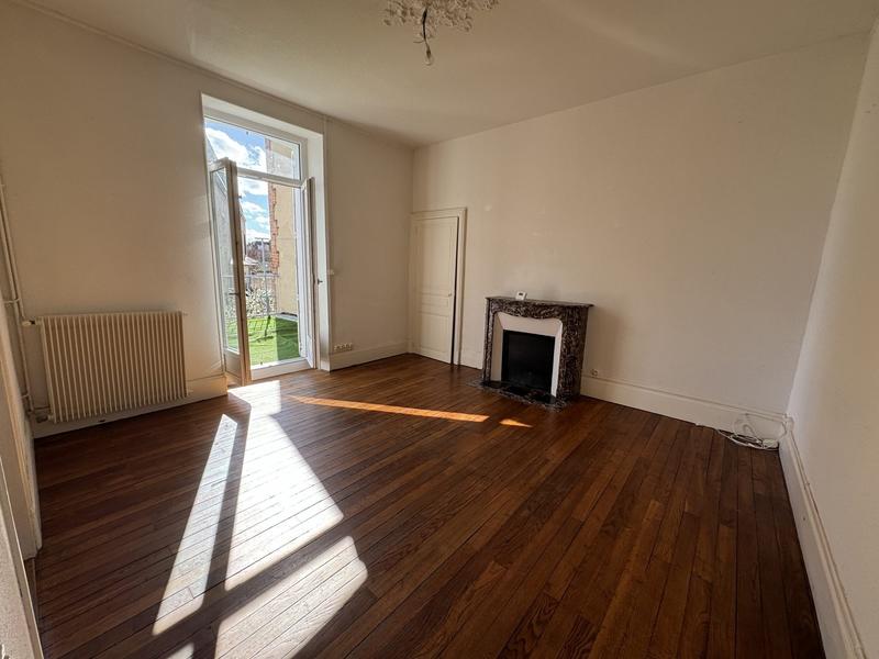 Appartement - 166 m² - 6 pièces