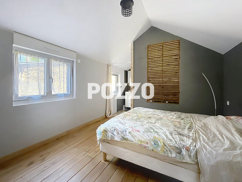 Maison - 104 m² - 8 pièces