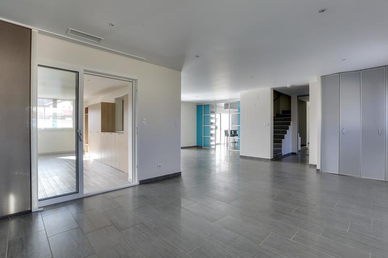 Maison - 210 m² - 7 pièces