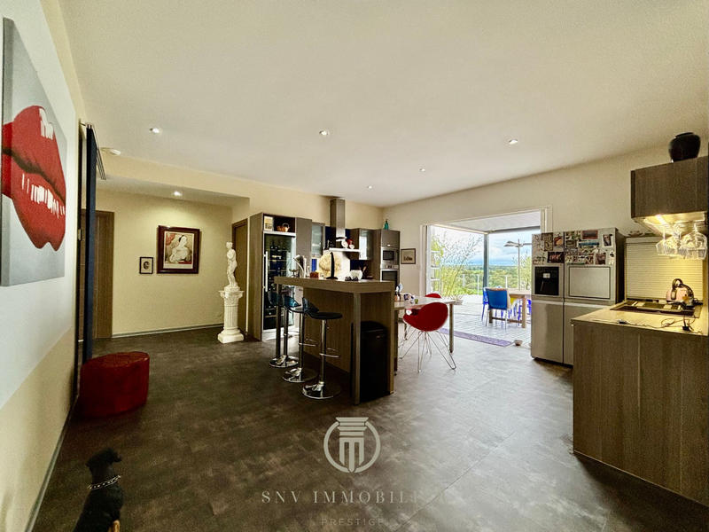 Villa - 200 m² - 7 pièces